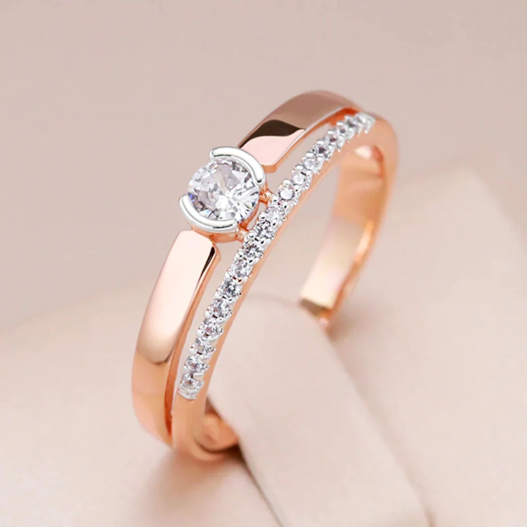 Anillo Elegante con Circonio Blanco Dorado