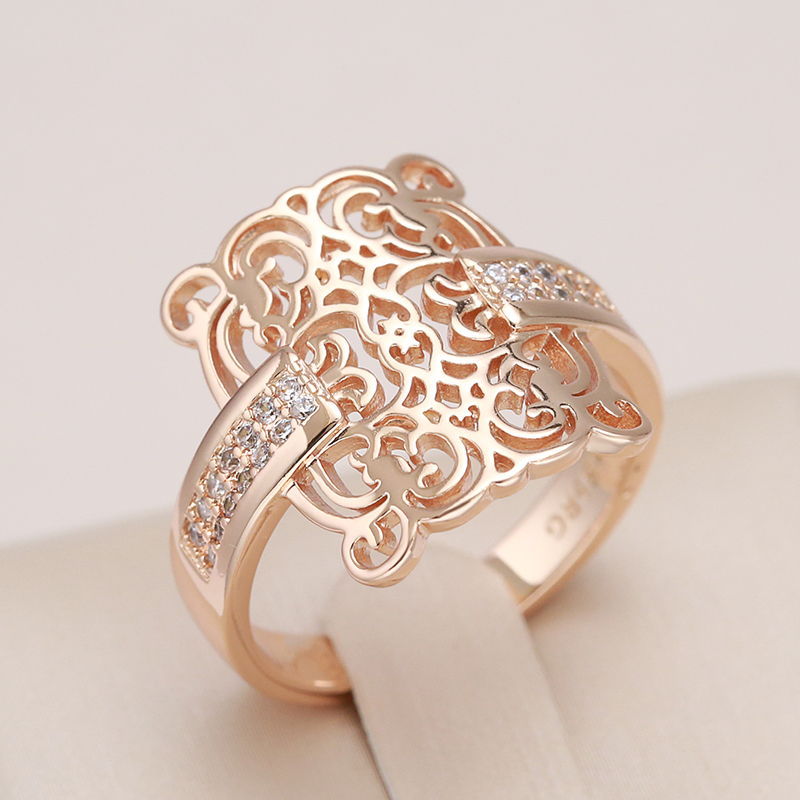 Elegant Ivy Ring i Gull